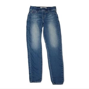 Levi Signature Gold Pull on Skinny Jean